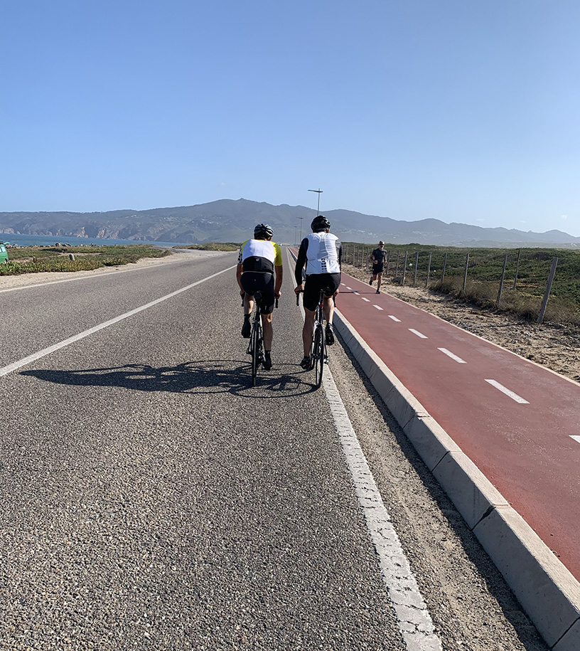 cycling tour next to ocean