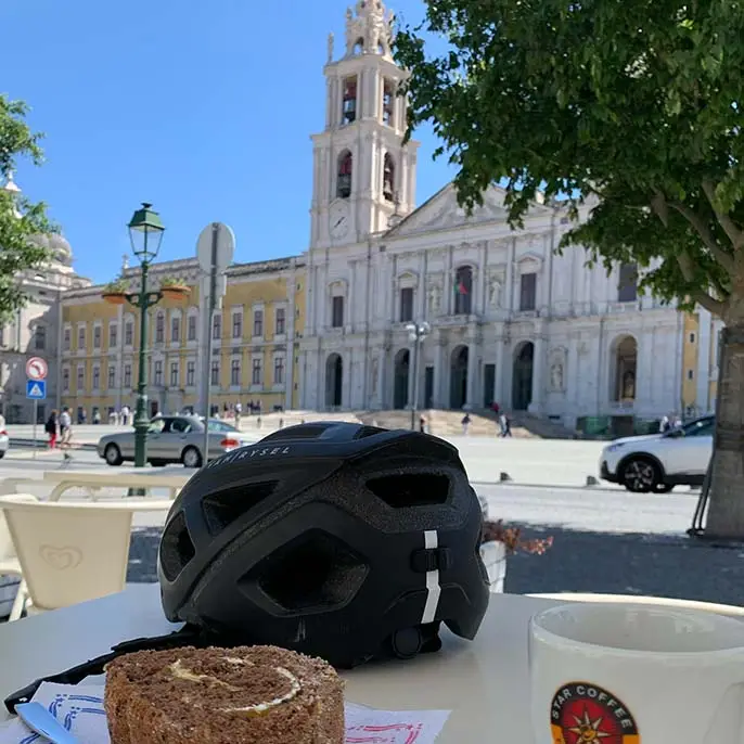 coffee with the view of Mafra palace